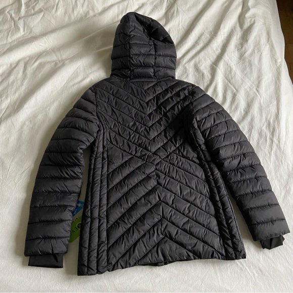 NWT Packable Jacket - Picture 4 of 7